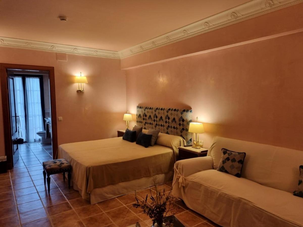 Palacio Miraflores Мирафлорес де ла Сиера Екстериор снимка